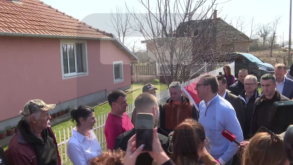 Vučić u obilasku domaćinstva porodice Đorđević iz Mramorca