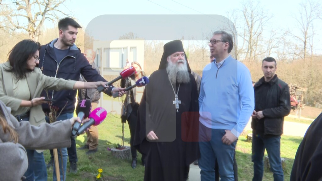 Vučić u obilasku manastiru Pinosava