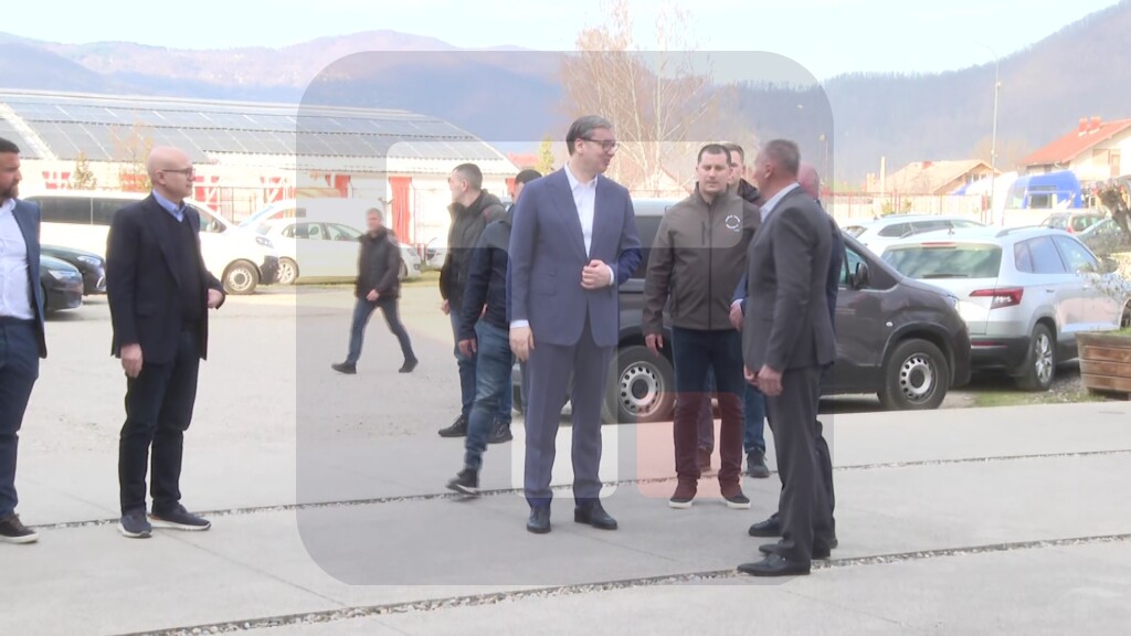 Vučić u poseti najstarijoj postojećoj srpskoj destileriji