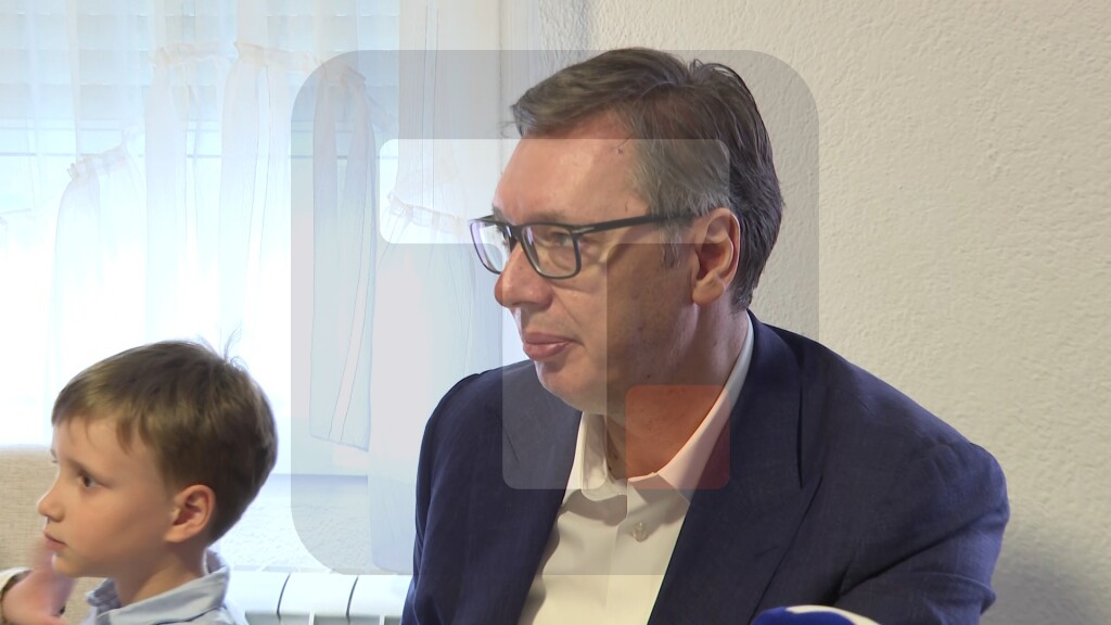 Vučić: 5873 dece smo lečili u inostranstvu i i troškove preuzeli na sebe