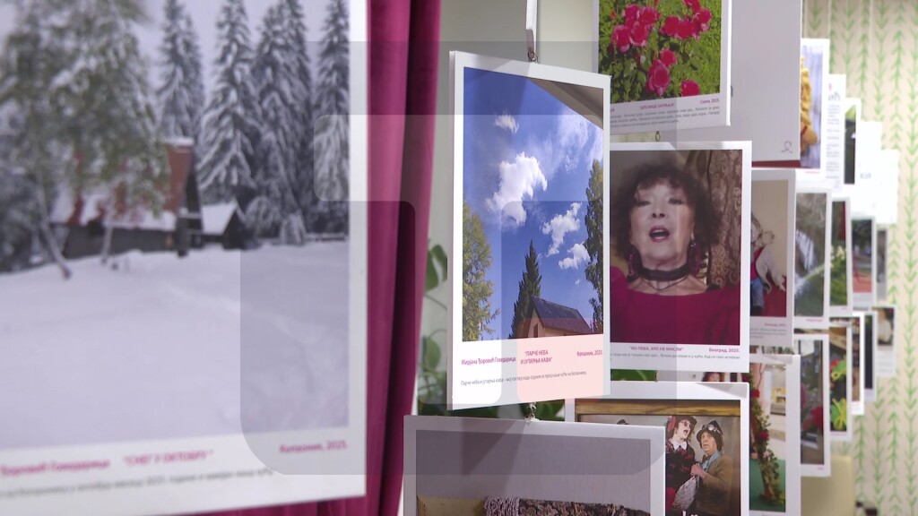 Otvorena humanitarna izložba fotografija žena obolelih od raka dojke Ružičasti kadar