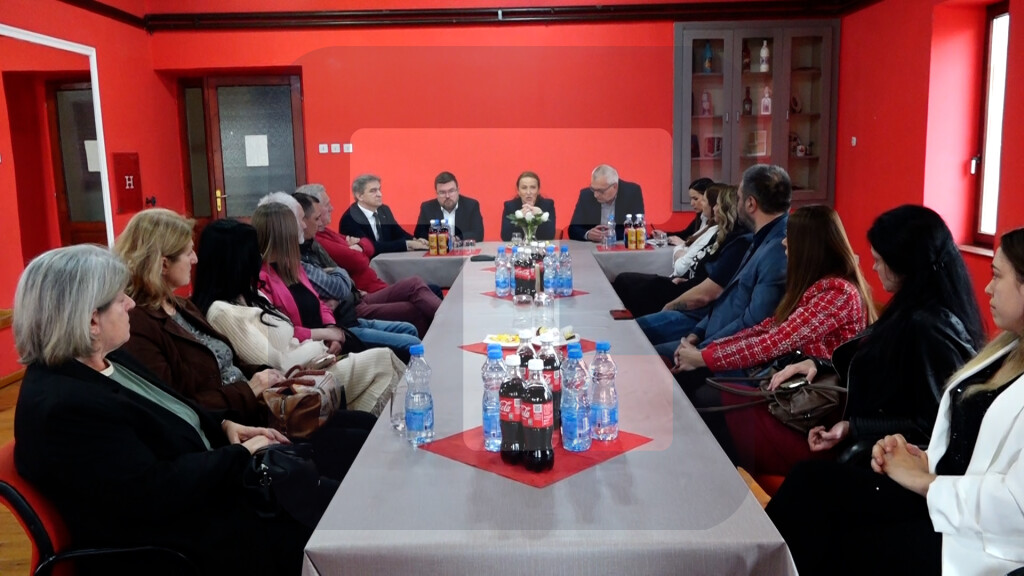 Paunović u radnoj poseti Opštini Kula