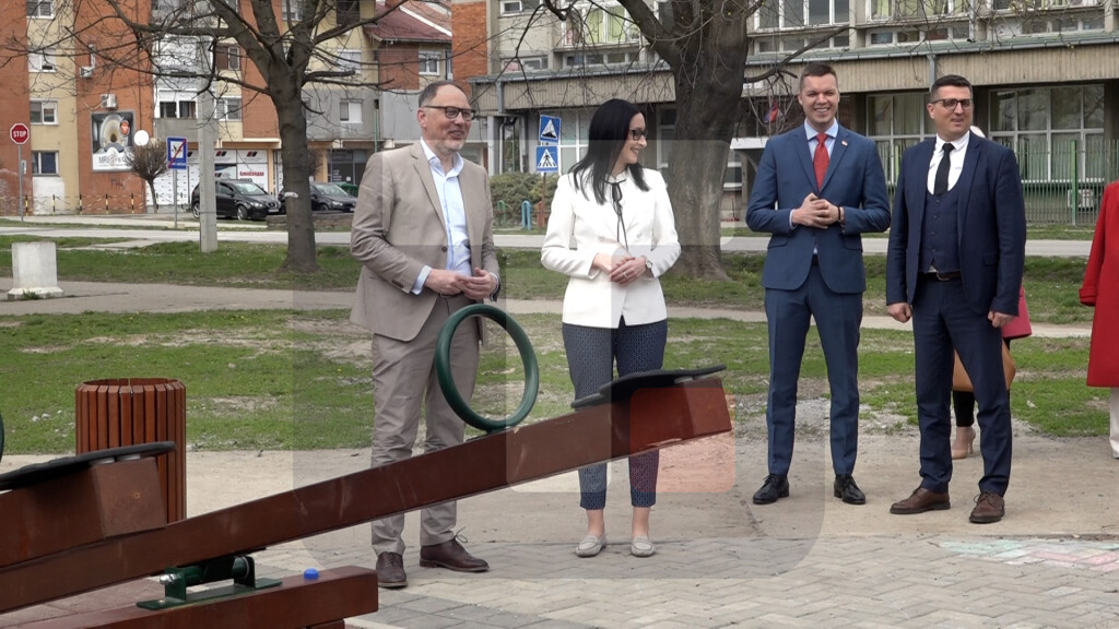 Žarić Kovačević u Kuli obišla međugeneracijski javni prostor