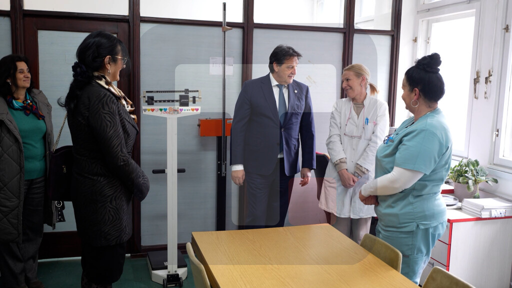 Ministar Gašić obišao Garnizonsku ambulantu u Leskovcu