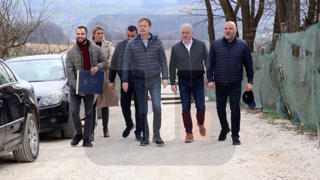 Glišić obišao selo Rogača u opštini Lučani