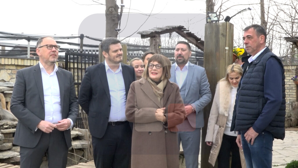 Gojković posetila kompleks "EtnoLux" i fabriku smrznutog povrća "ABC Food" u Kuli