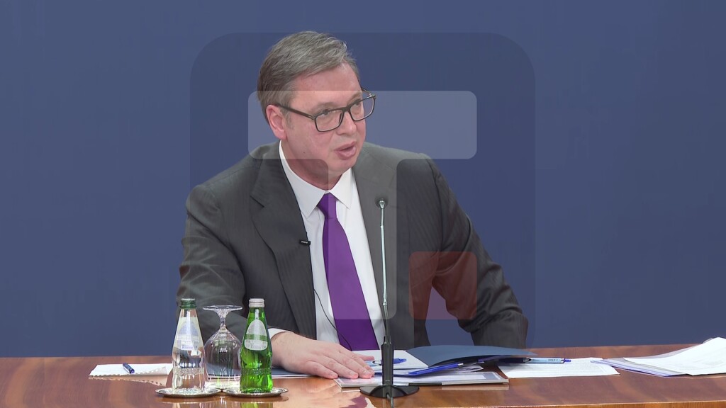 Vučić: Opozicija je majstor za ukidanje radnih mesta u Srbiji, ja narodu nudim rad i ozbiljnost jer država nije igračka
