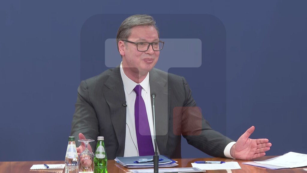 Vučić: Nije na građanima da se sekiraju, mi ćemo se sekirati i nastaviti da radimo kako bismo obezbedili stabilnost i mir
