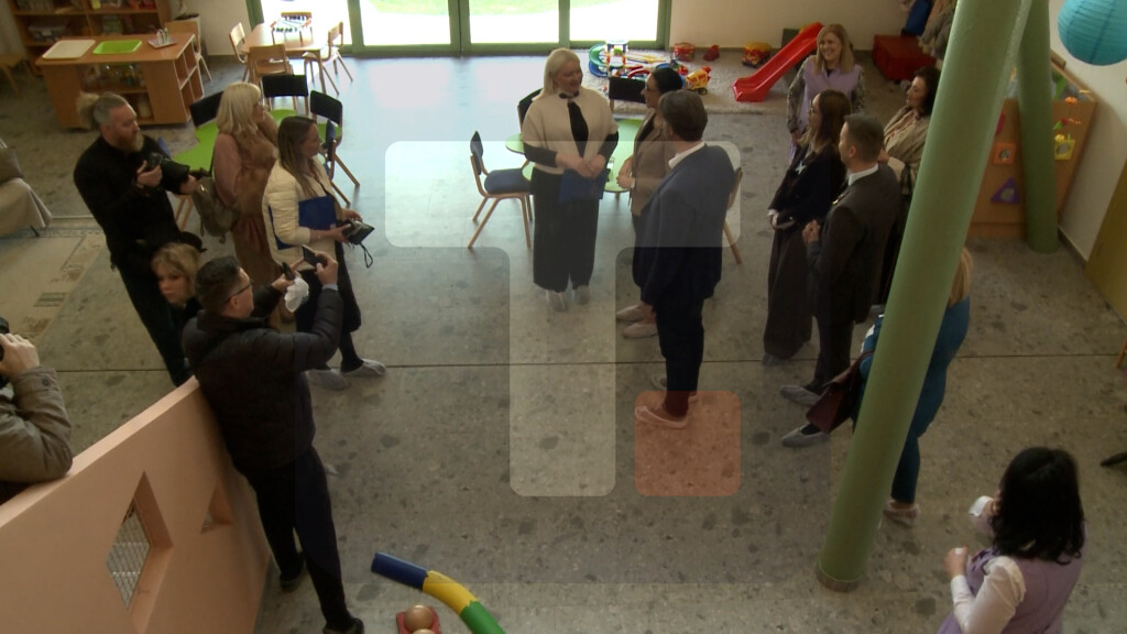 Žarić Kovačević posetila vrtiće "Leptirić" i "Crvenkapa" u Kragujevcu