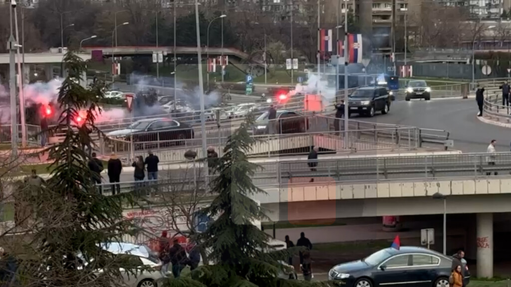 Dolazak predsednika Srbije u Arenu uz pratnju bajkera