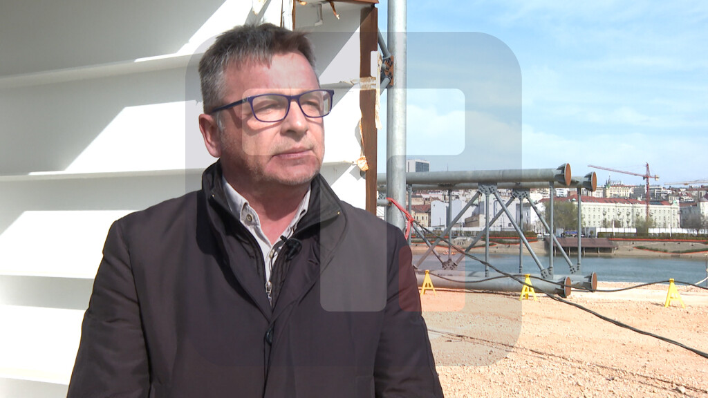 Nikolić: Lukovi će biti montirani u septembru na obali