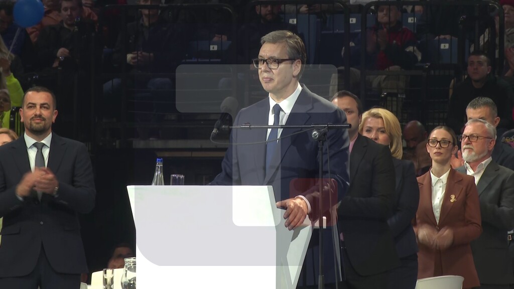 Vučić: Nikada nećemo zaboraviti požrtvovanje ljudi koji su branili Srbiju u prethodnih godinu dana