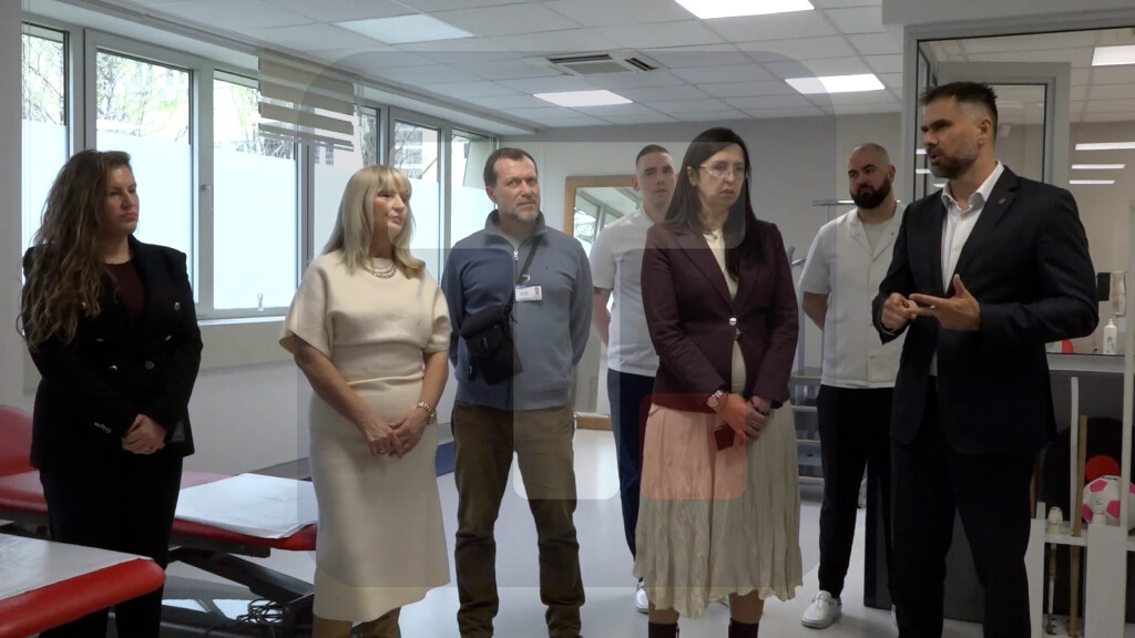 Mićin uručio Domu zdravlja na Limanu 150 računara