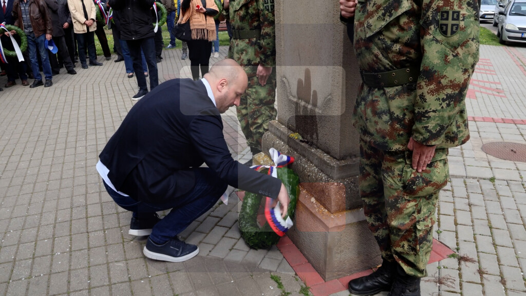 Polaganjem venaca u Čačku obeleženo 27 godina od NATO agresije na SRJ