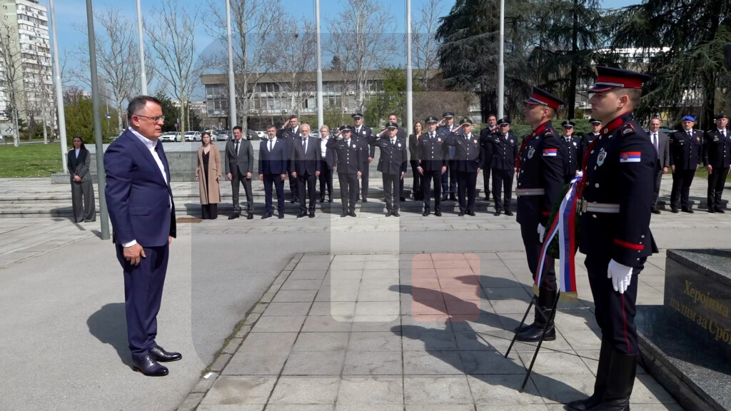 Zagrađanin u ime Dačića položio vence na spomen-obeležje stradalim pripadnicima MUP-a