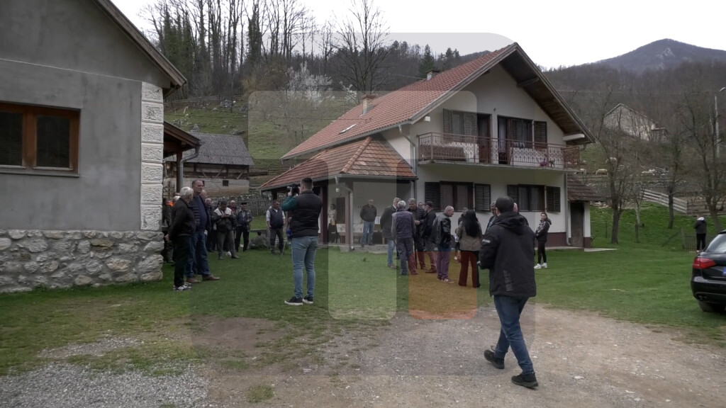 Ministar Glišić obišao meštane bajnobaštanskog sela Rastište