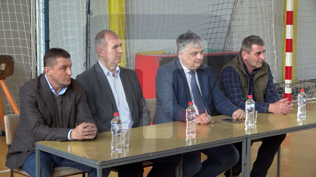 Generalni direktor Telekoma Srbija Vladimir Lučić u poseti Rudnoj Glavi u OŠ "B.Perić"