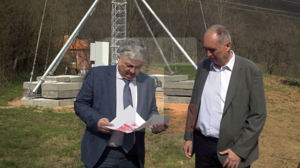 Generalni direktor Telekoma Srbija Vladimir Lučić obilazi baznu stanicu u Vojvođanima