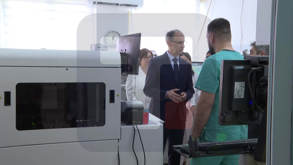 Macut u poseti Opštoj bolnici u S.Palanci: Rešićemo uslove rada i života zaposlenih