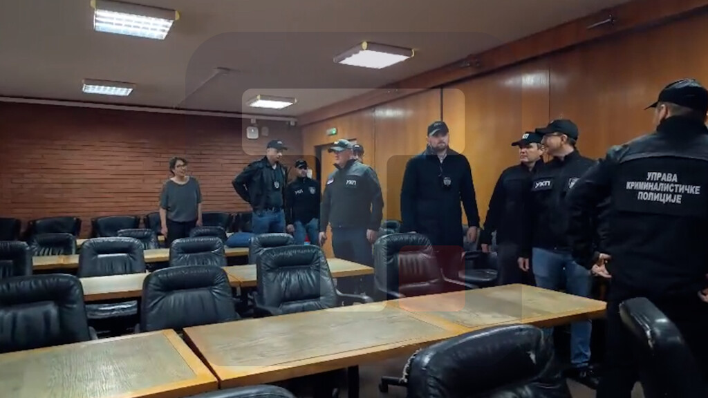 Pripadnici UKP ušli u zgradu Filozofskog fakulteta u Beogradu