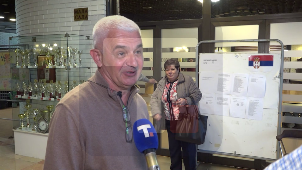 Josifović: Prvi glasač stigao 22 minuta posle 7 časova ujutru