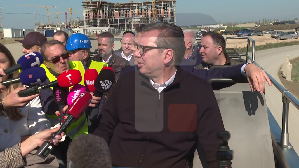 Vučić: Stadion nam je prioritet, po završetku EXPO gradićemo škole i vrtiće ovde