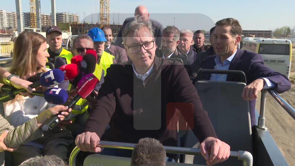 Vučić: Domaći radnici su izuzetno sposobni i vredni, ali na našu žalost nemamo ih dovoljno