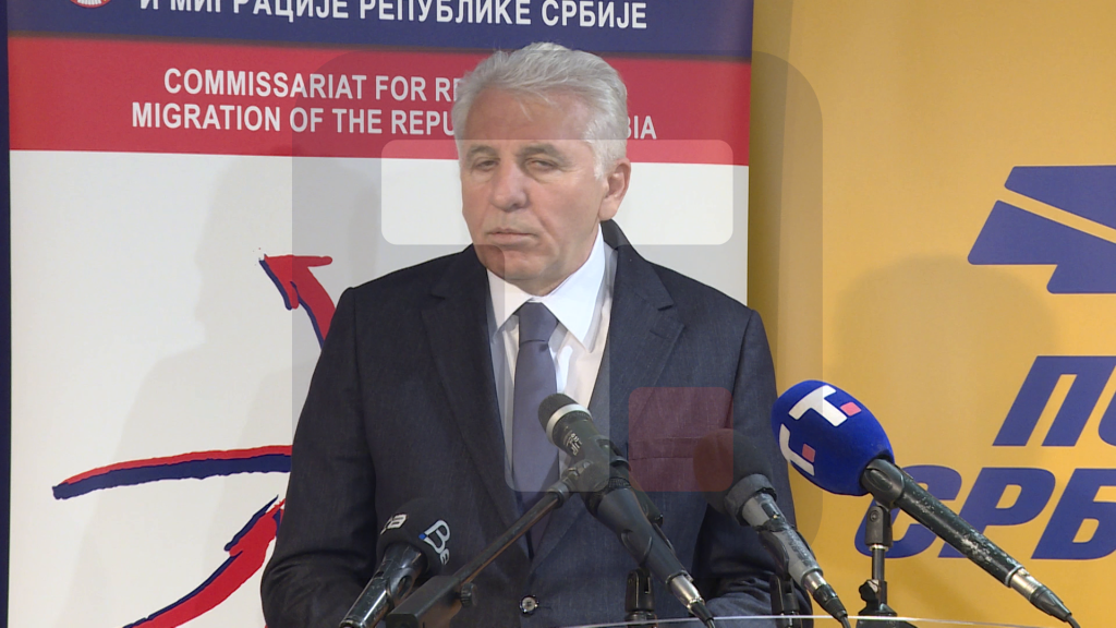 Anđelković: Nećemo se mešati Komesarijatu za izbeglice i migracije, ali obećavam i potpisaćemo ugovor jer Pošta Srbije želi da finansira kupovinu još jedne kuće za te porodice