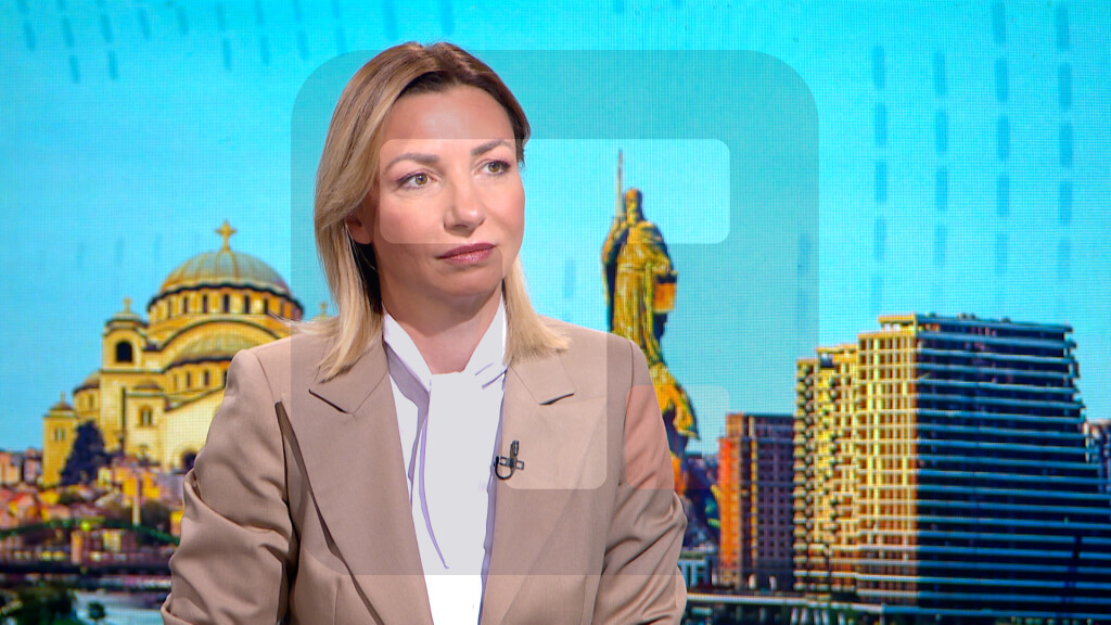 Macura: Svi treba da prihvate poziv na dijalog i sednu za sto da razgovaraju