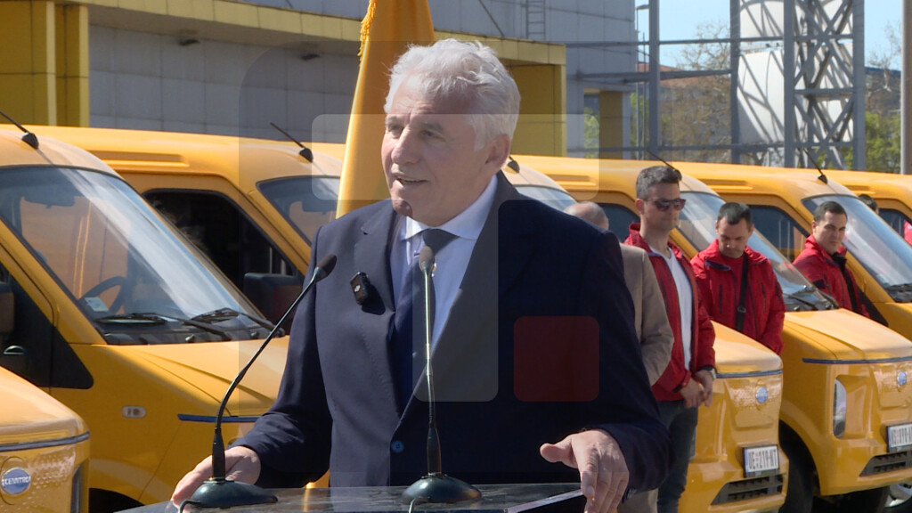 Anđelković: Ovim vozilima se pravi značajan iskorak ka efikasnijem i ekološki održivijem sistemu dostave