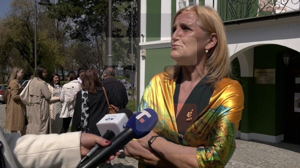 Ašanin: Otvaramo izložbu Moravski preplet makrame, što znači umetničko vezivanje čvorova