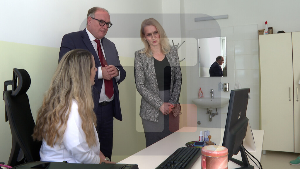 Tasić posetio Dom zdravlja u Železniku