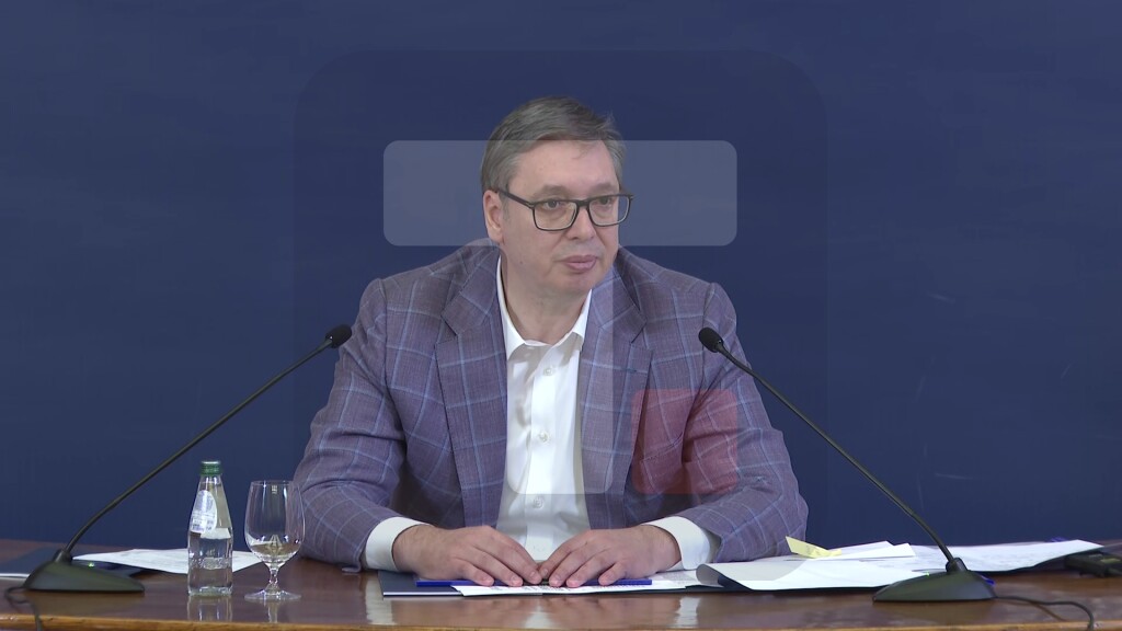 Vučić: Nastavićemo da razgovaramo sa onima koji žele da razgovaraju, sledeće nedelje sastanak sa Vladom povodom velike krize