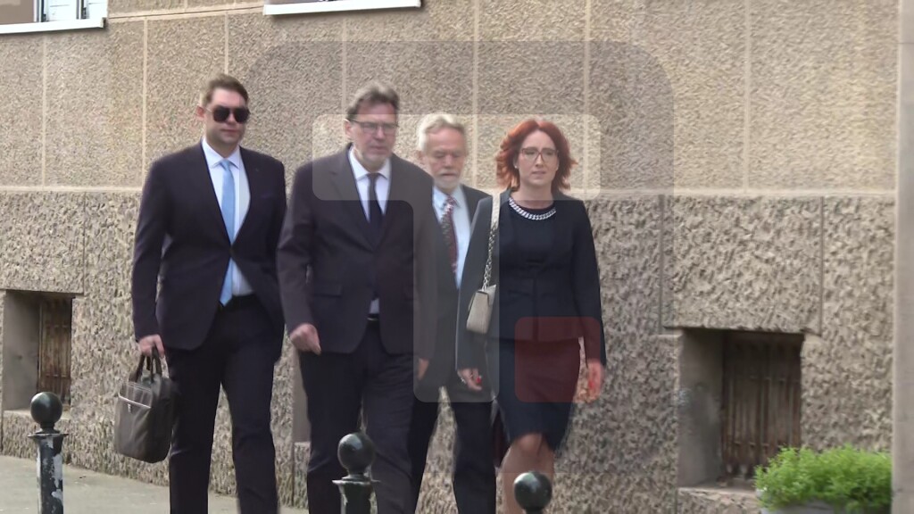 Žigmanov stigao na konsultacije kod predsednika Vučića