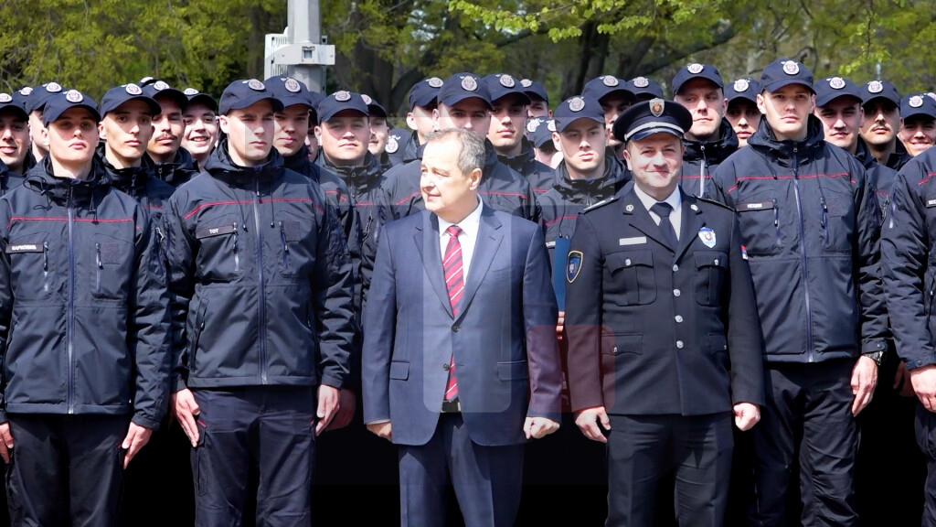 Dačić na promociji 19. klase Osnovne obuke vatrogasno - spasilačkih jedinica