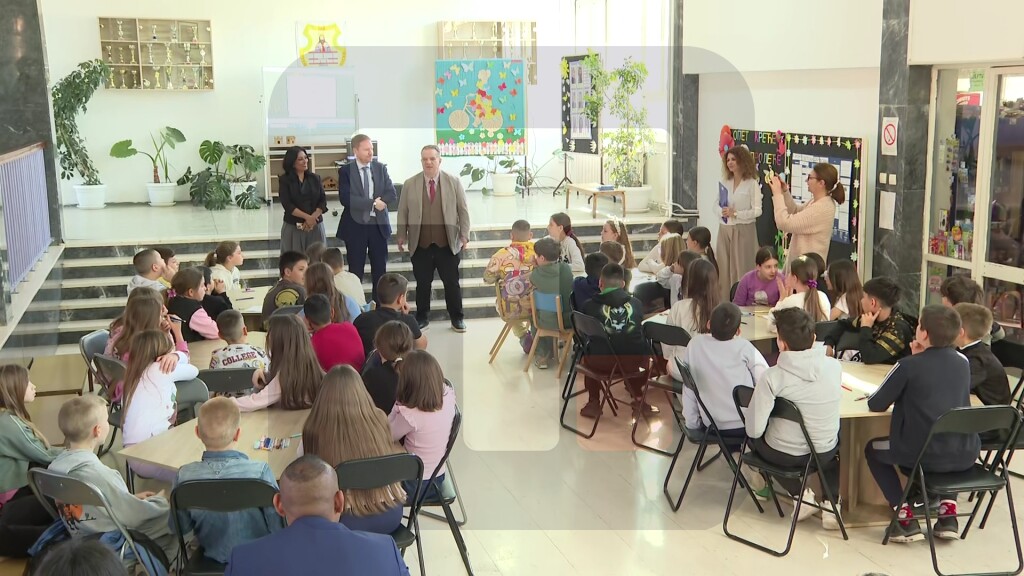 Ministar prosvete obišao OŠ „Stefan Dečanski“ u Železniku