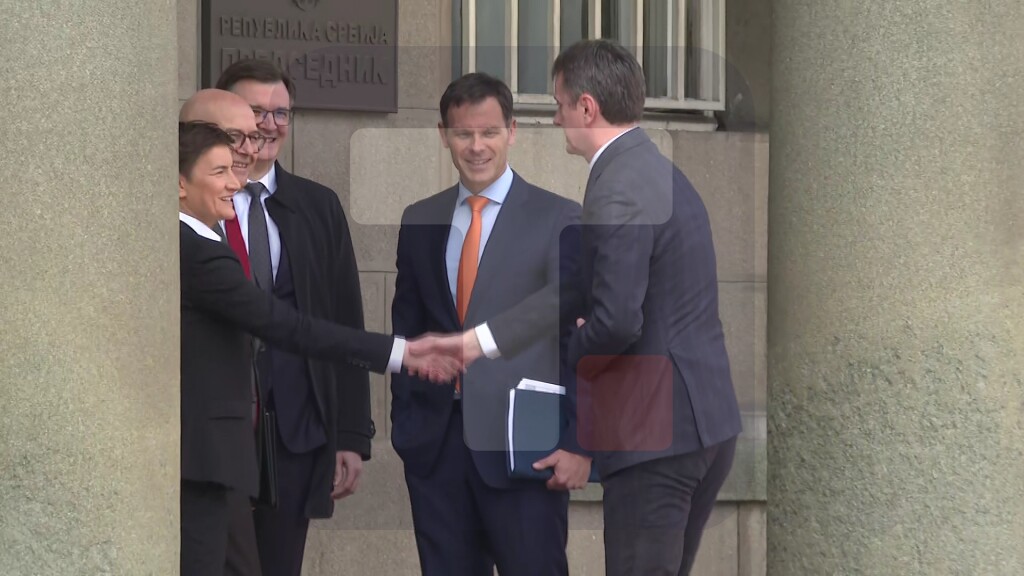 Predstavnici SNS stigli na konsultacije kod predsednika Vučića