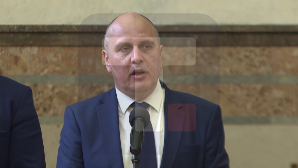 Veselinović: Bolje sto godina razgovarati nego jedan dan ratovati, ne razumem svoje kolege koji ne žele da razgovaraju