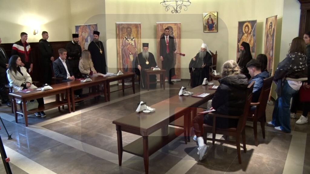 Patrijarh u Visokim Dečanima razgovarao sa stipendistima Zadužbine S. Andrejevića Igumanova