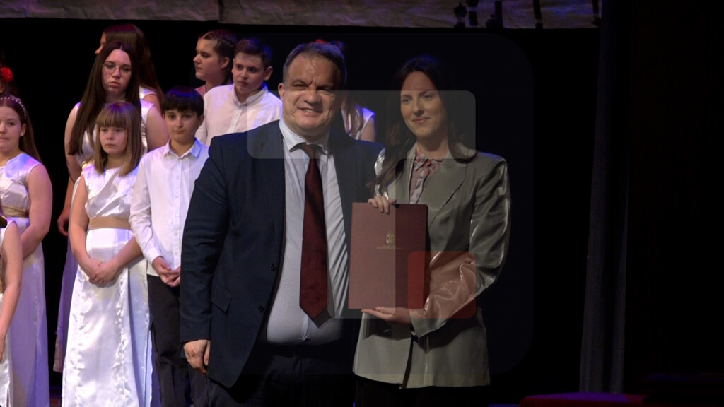 Dejan Vuk Stanković uručio povelje Dositej Obradović dobitnicima u Požarevcu