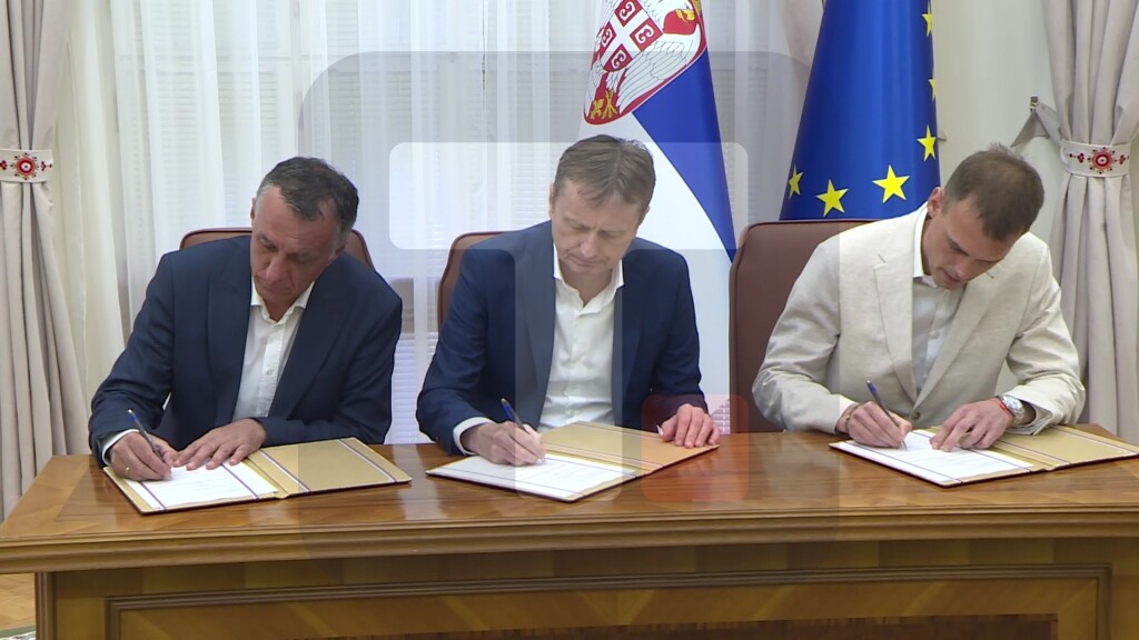 Glišić potpisao Ugovor o rekonstrukciji i izgradnji vodovodne mreže u opštini Knić