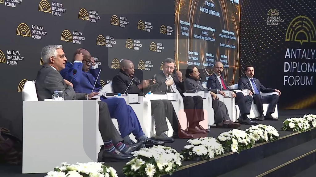 Premijer Macut učestvuje na panelu na Antalijskom forumu