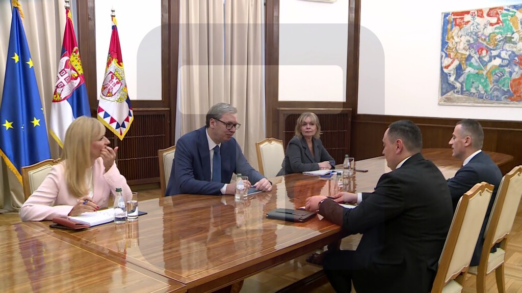 Konsultacije predsednika Vučića sa predstavnicima Alternative za promene