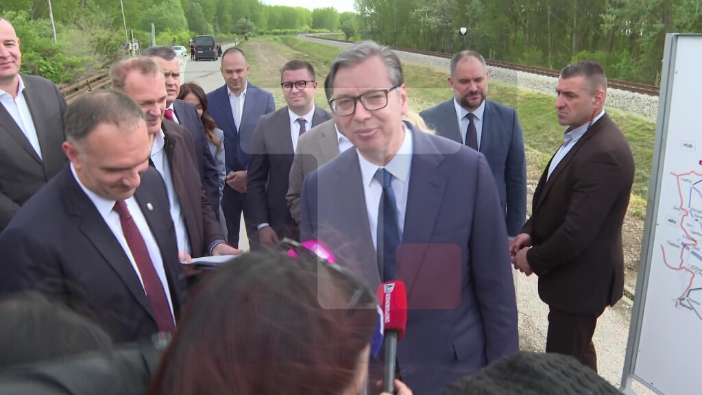 Vučić: Do kraja aprila biće izdato preko 100.000 rešenja za legalizaciju