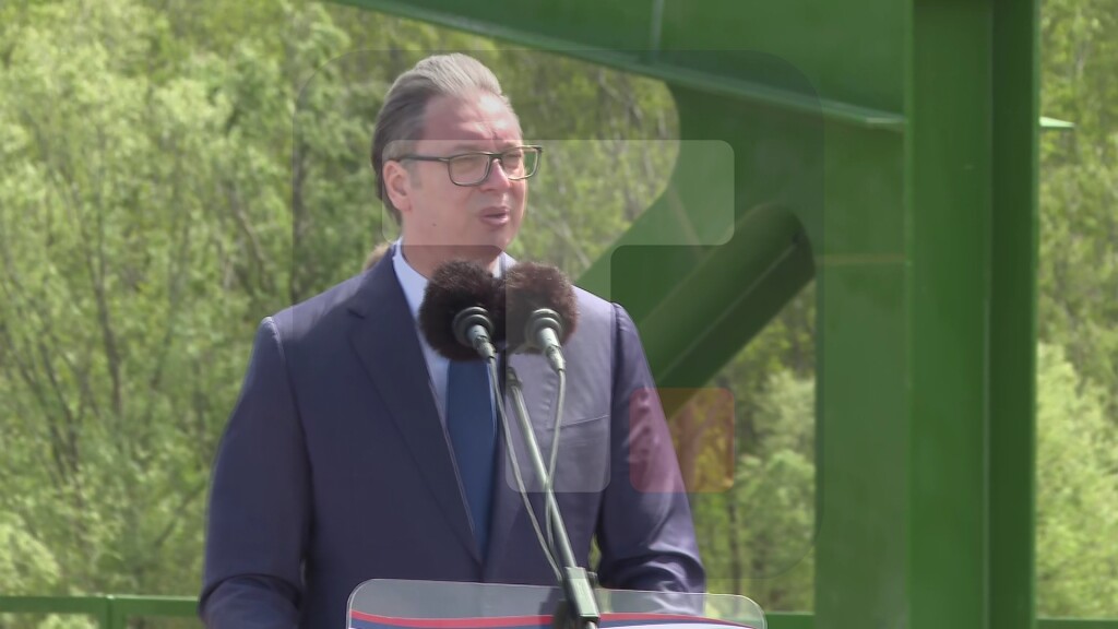 Vučić: EU je narušila principe vladavine prava sastankom sa rektorom Đokićem