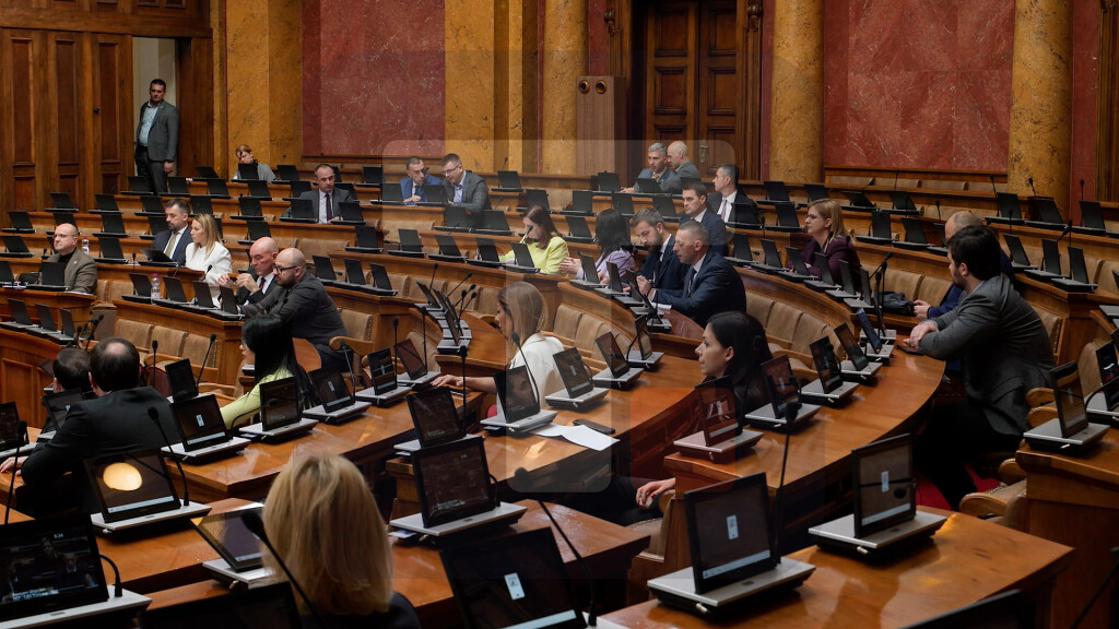 Poslanici pitali o rektoru Đokiću, izmenama školskog programa, izbornim zakonima