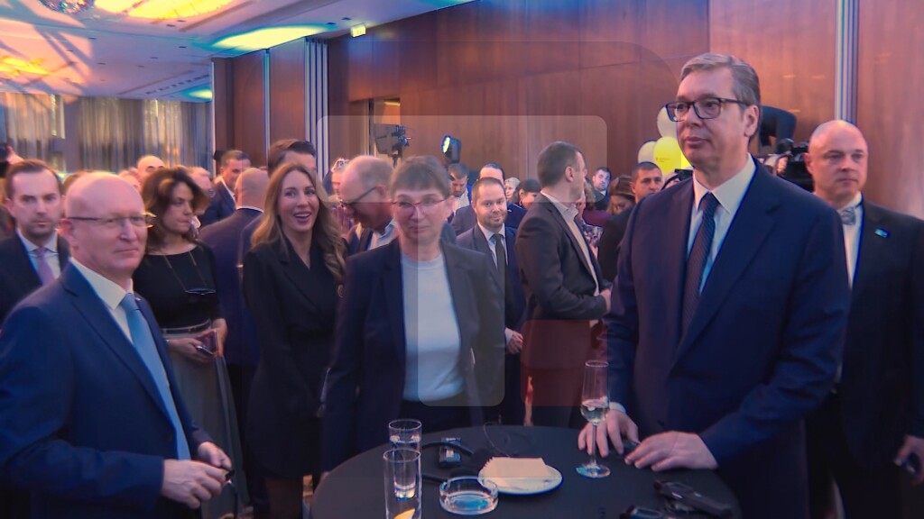 AHK obeležava 25 godina privredne saradnje između SRB i Nemačke, prisustvuje Vučić