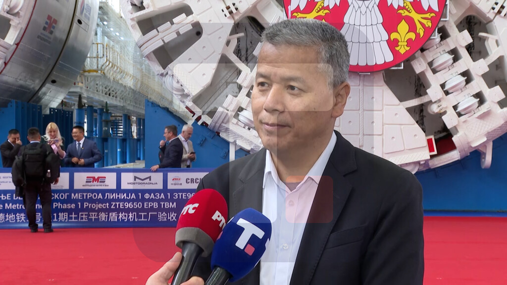 Jongđun: Nadam se da će se ova mašina brzo kretati i obaviti dobar posao