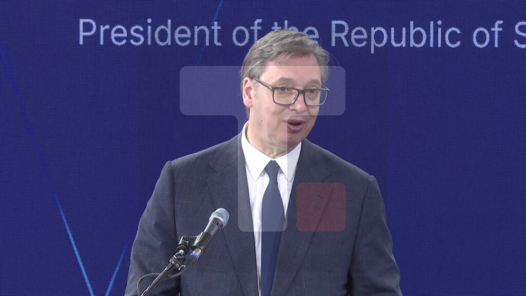 Vučić: Srpske fabrike stakla imaju šansu i priliku da se bore za svoje mesto u Evropi