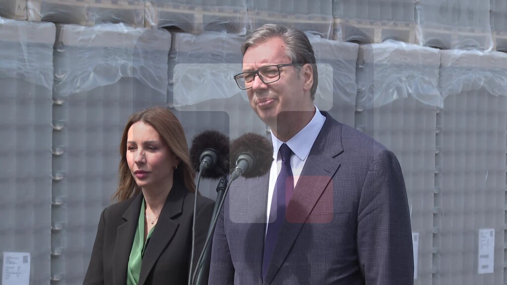 Vučić: Staklara u Paraćinu od strateškog značaja za republiku Srbiju